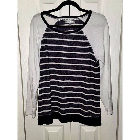 Torrid Lounge 0 Gray/White Striped Fleece Sweatshirt Soft Size 0 Stretchy - Picture 5 of 5